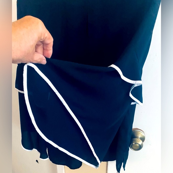 - LOFT" BLACK & WHITE RUFFLED BELL SLEEVE COTTON BLOUSE - Picture 3 of 5